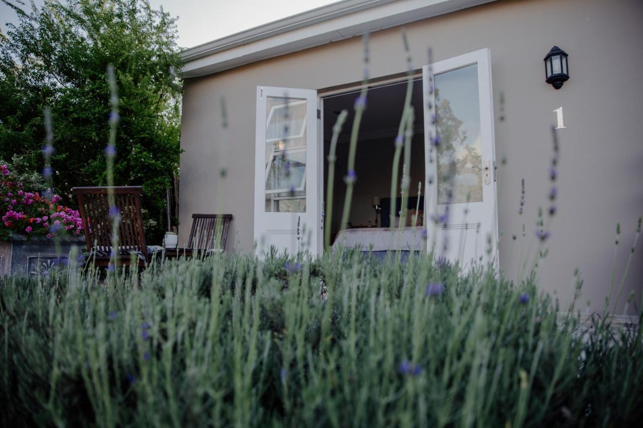 Cornerstone Manor Bed & Breakfast Grahamstown Exterior photo